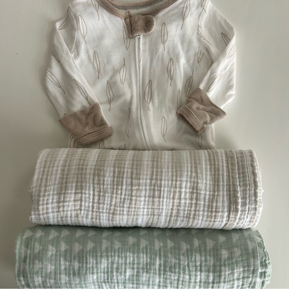 Cloud Island Footed Pajamas and Swaddle Blanket Bundle - Picture 1 of 5